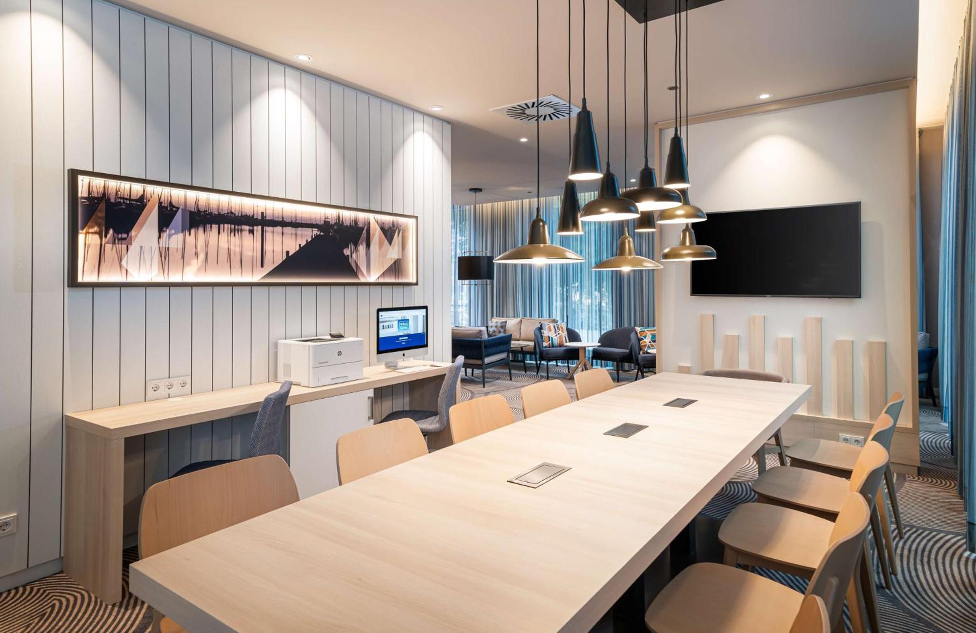 ホテル Hampton By Hilton キール エクステリア 写真